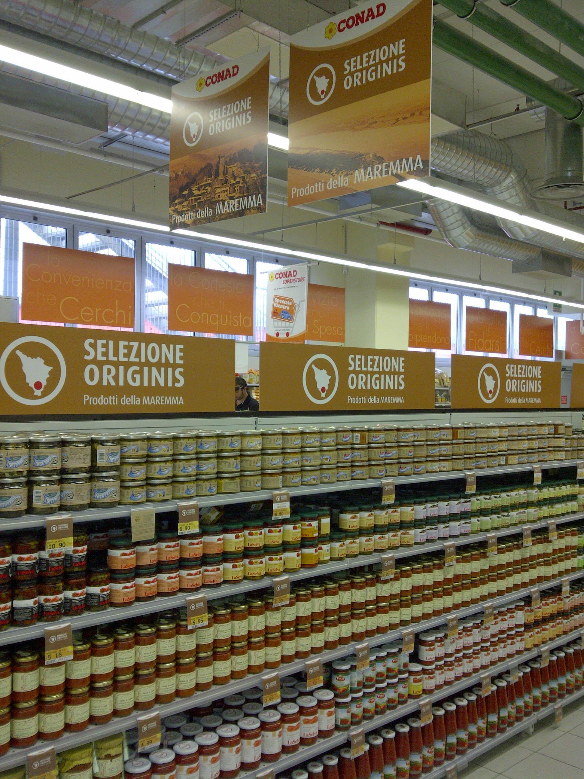 Prodotti del territorio in un supermercato Conad
