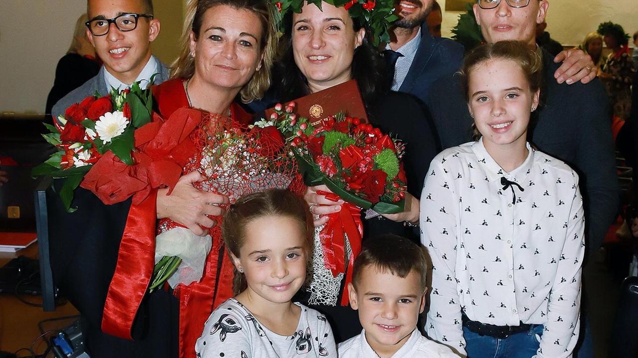 Infermieristica, si laurea supermamma di cinque figli