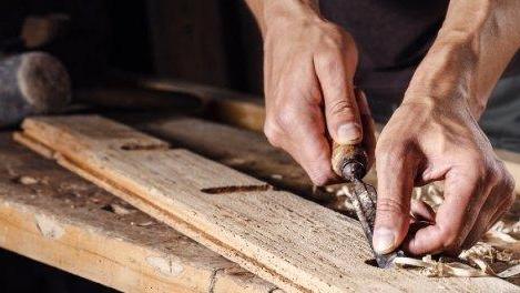 5 carpentieri e montatori nei cantieri della Dsp di Piazza al Serchio