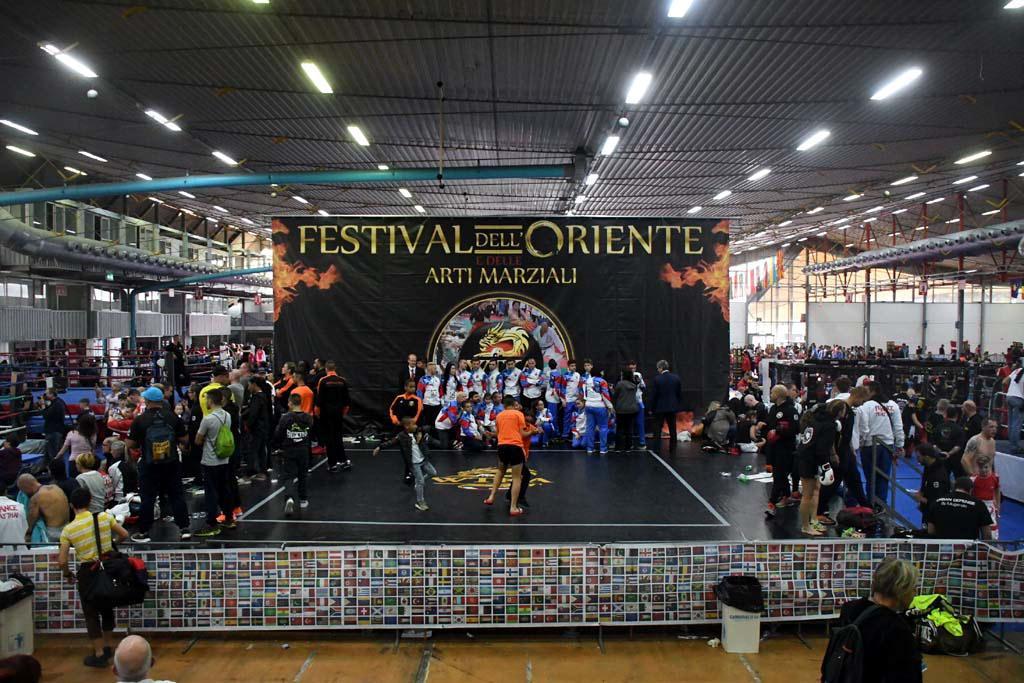 Sport, cibo, musica, folklore quando il fascino dell’Oriente si trasferisce a Carrara 