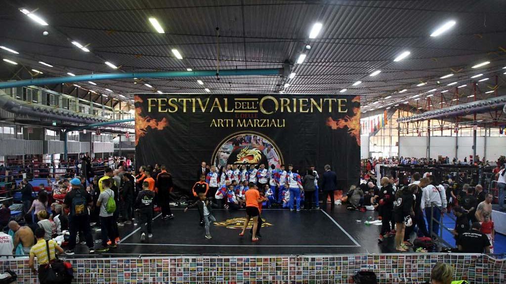 Sport, cibo, musica, folklore quando il fascino dell’Oriente si trasferisce a Carrara