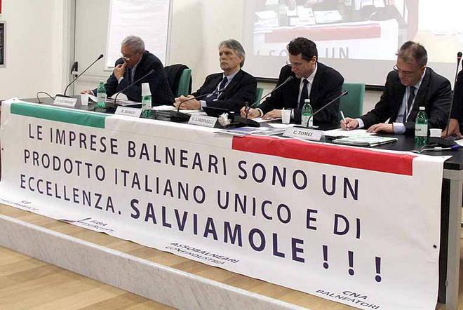 Manifestazione a Roma il 18 «Salvate le imprese balneari»