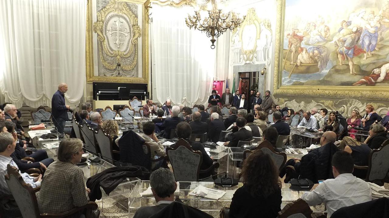 Un momento della presentazione del libro “Controcorrente” nella Sala delle Baleari