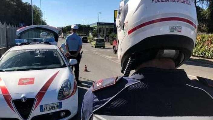 Abbandono rifiuti a Capocavallo Doppia multa da 400 euro