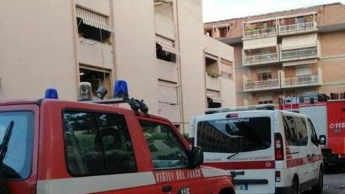 Palazzina evacuata, vigili recuperano i beni
