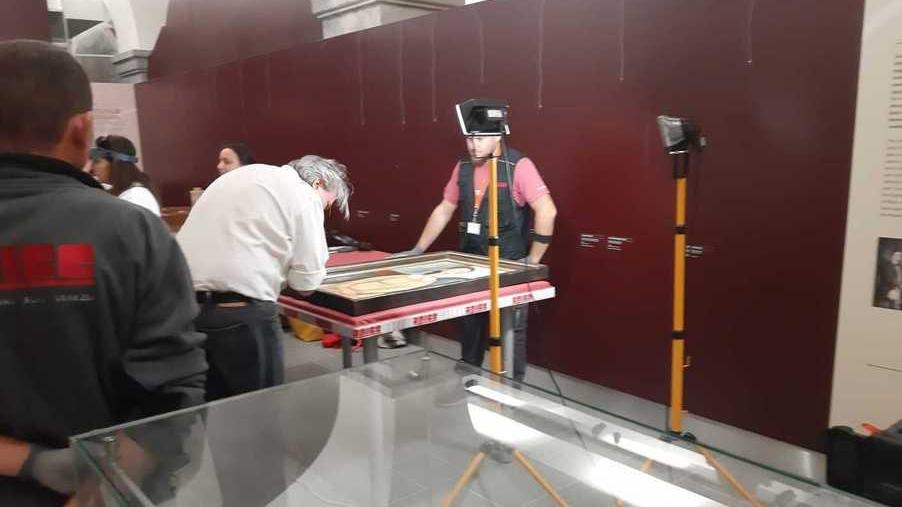 Ai Bottini dell’Olio partito l’allestimento con i 135 quadri