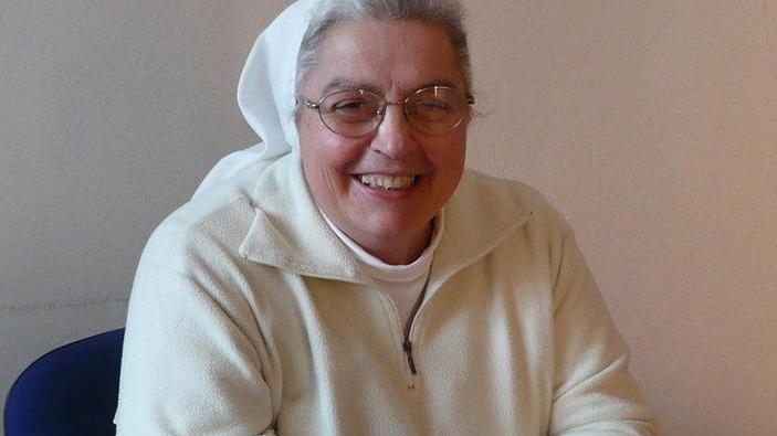 In tanti per l’ultimo saluto a suor Teresa, morta a 64 anni