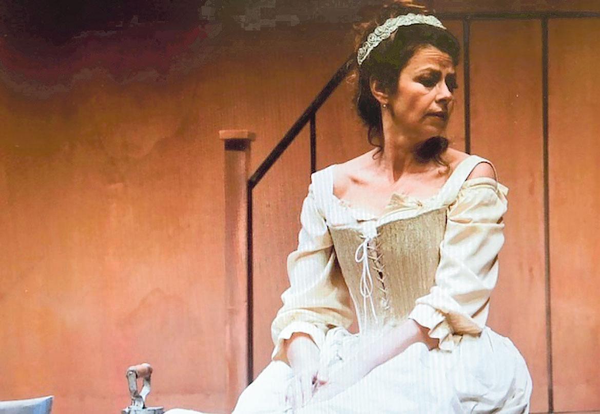 Al Teatro Verdi Amanda Sandrelli porta in scena“La Locandiera” del grande Goldoni