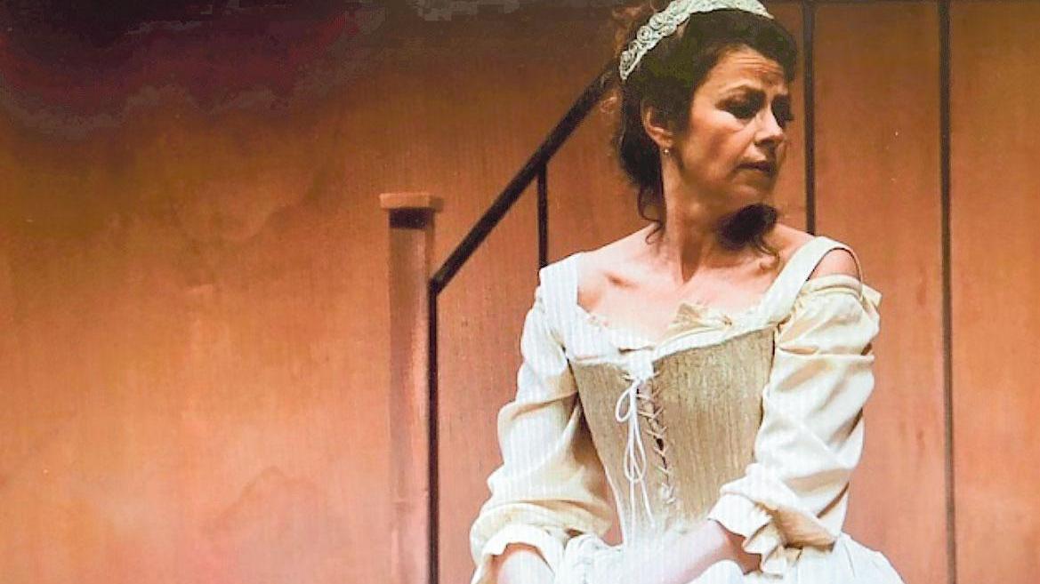 Al Teatro Verdi Amanda Sandrelli porta in scena“La Locandiera” del grande Goldoni