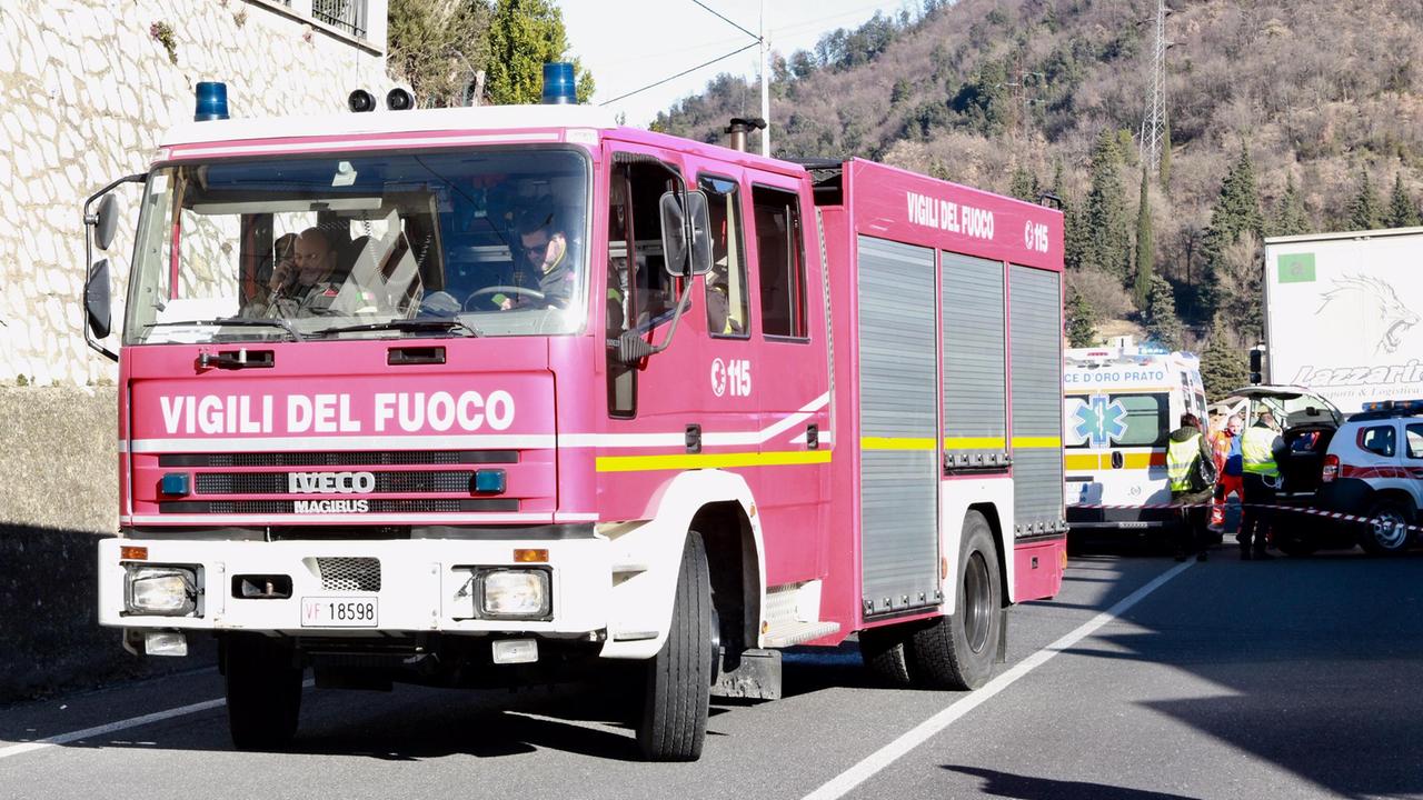 Vigili del fuoco e soccorsi sul luogo di un incidente (foto d'archivio)
