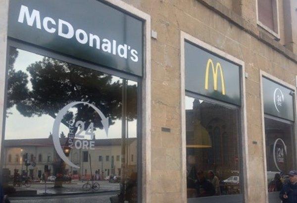Sospesa la licenza al ristorante McDonald's di piazza Stazione a Firenze