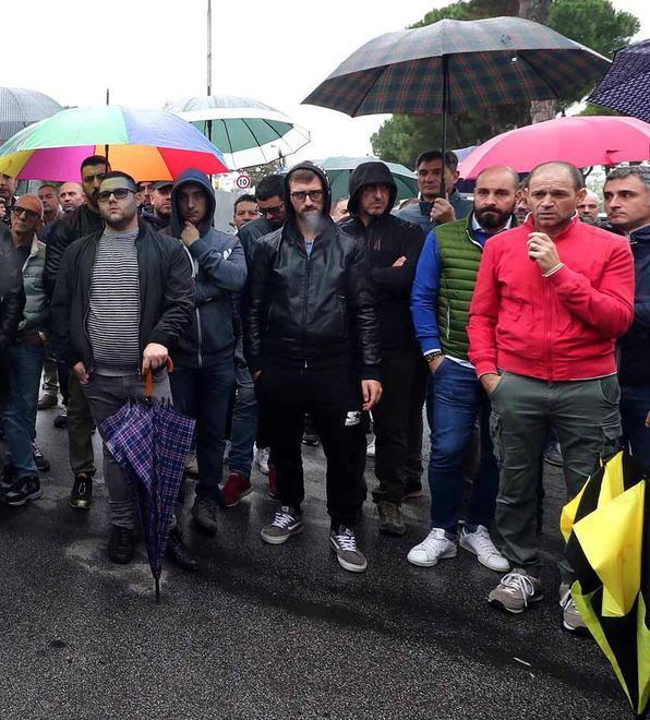 «Date gli stipendi a quegli operai»: pressioni su Bhge per l’appalto 