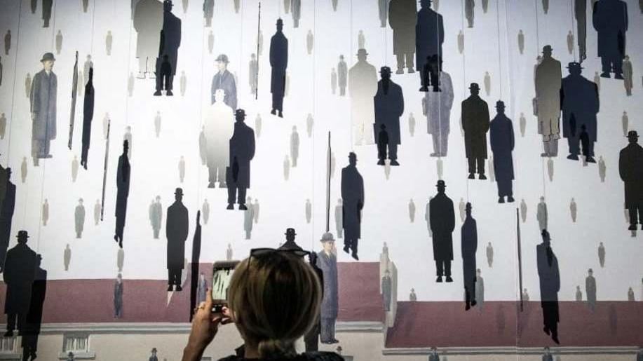 Un’immersione digitale nel surrealismo di Magritte