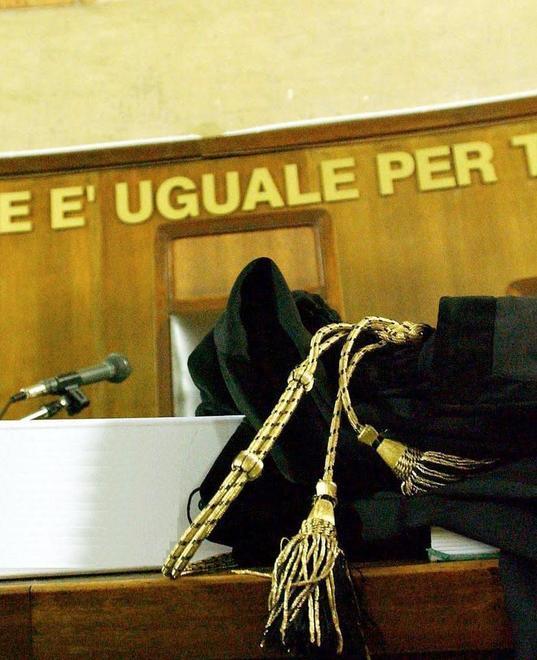 Modena, ruba 400mila euro agli anziani Deve pagare le tasse sul bottino 