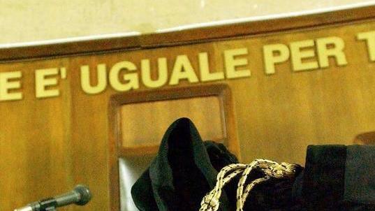 Modena, ruba 400mila euro agli anziani Deve pagare le tasse sul bottino