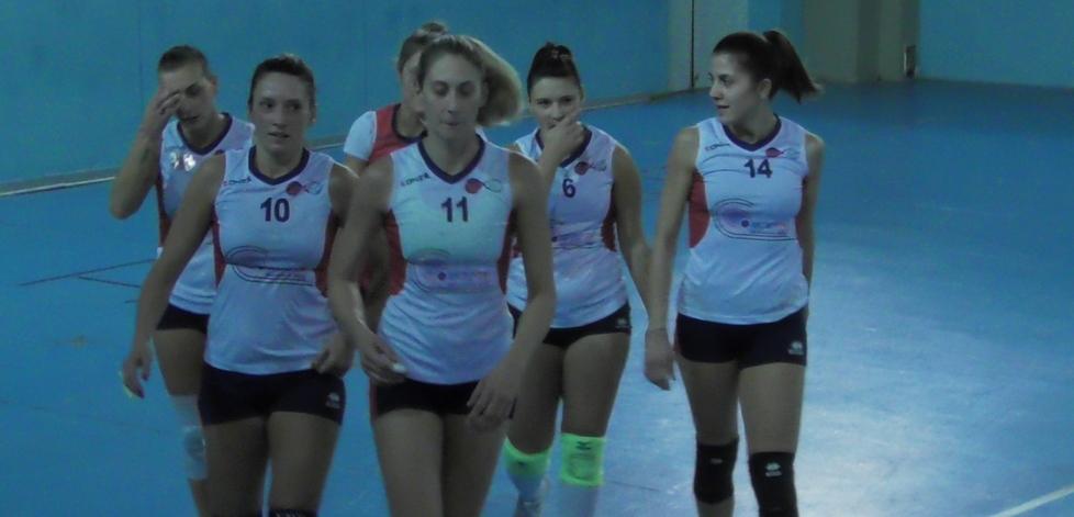 Una Podenzana Volley non bellissima batte 3-0 Cus Genova e comanda il girone 