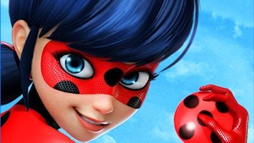 I personaggi dei cosplayer nella filiale di Intesa SanPaolo