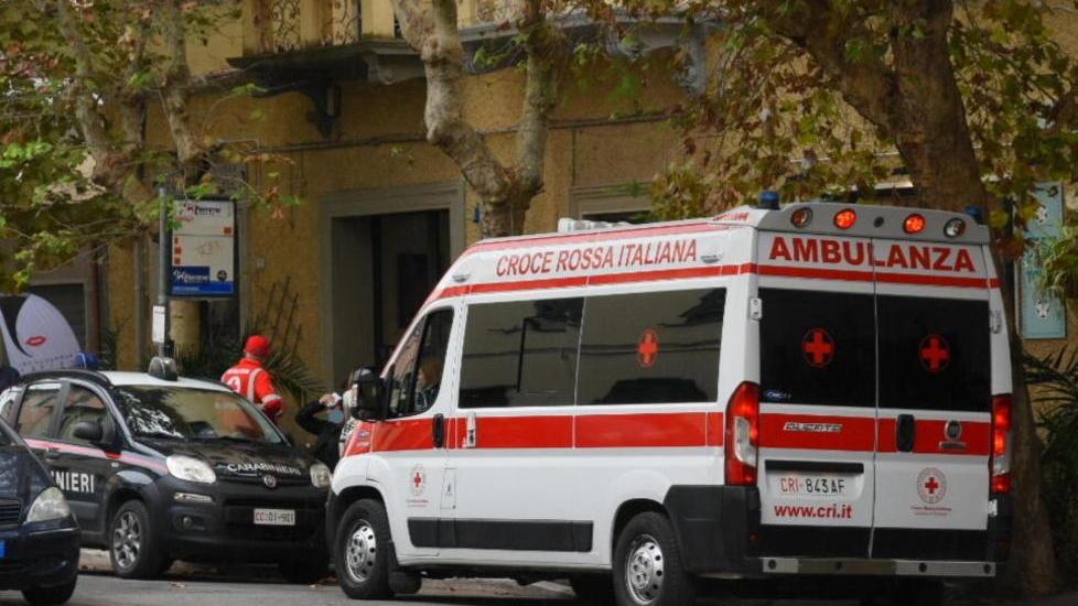 Auto sulla corsia del bus Aggredito autista Tiemme