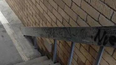 «Montascale rimosso e non ancora reinstallato»