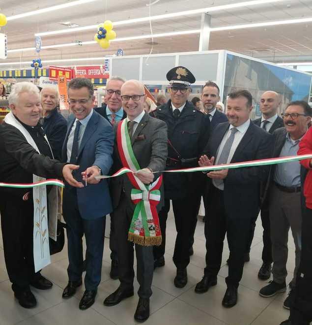 Supermercato al posto della fabbrica di lamiere
