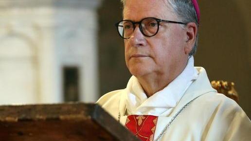 Cartoline con minacce a don Biancalani Il vescovo: solidarietà, ma basta esasperare