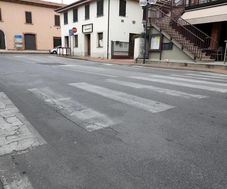 Il materiale non arriva i lavori in via Bonamici vengono rimandati 