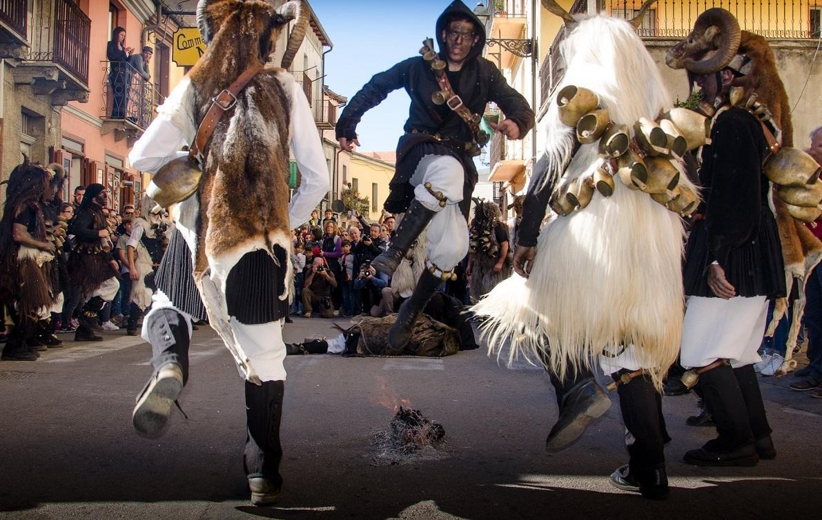 Musica, teatro e gastronomia Festa a Seui per “Su Prugadoriu”