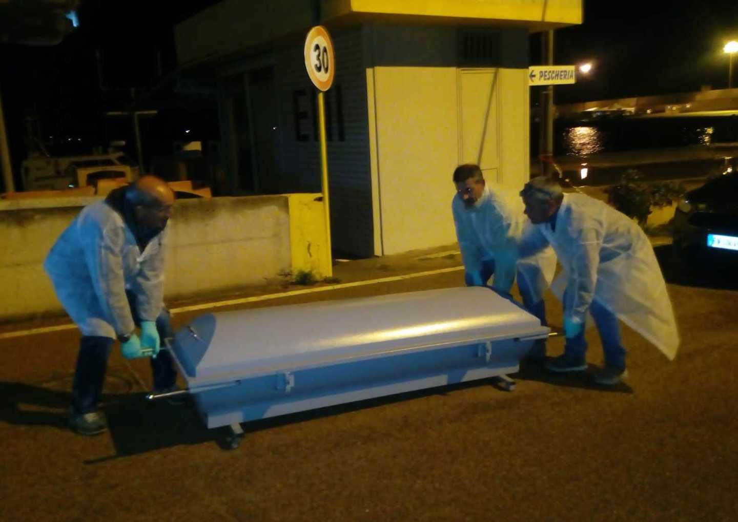 Due migranti morti in un gommone 