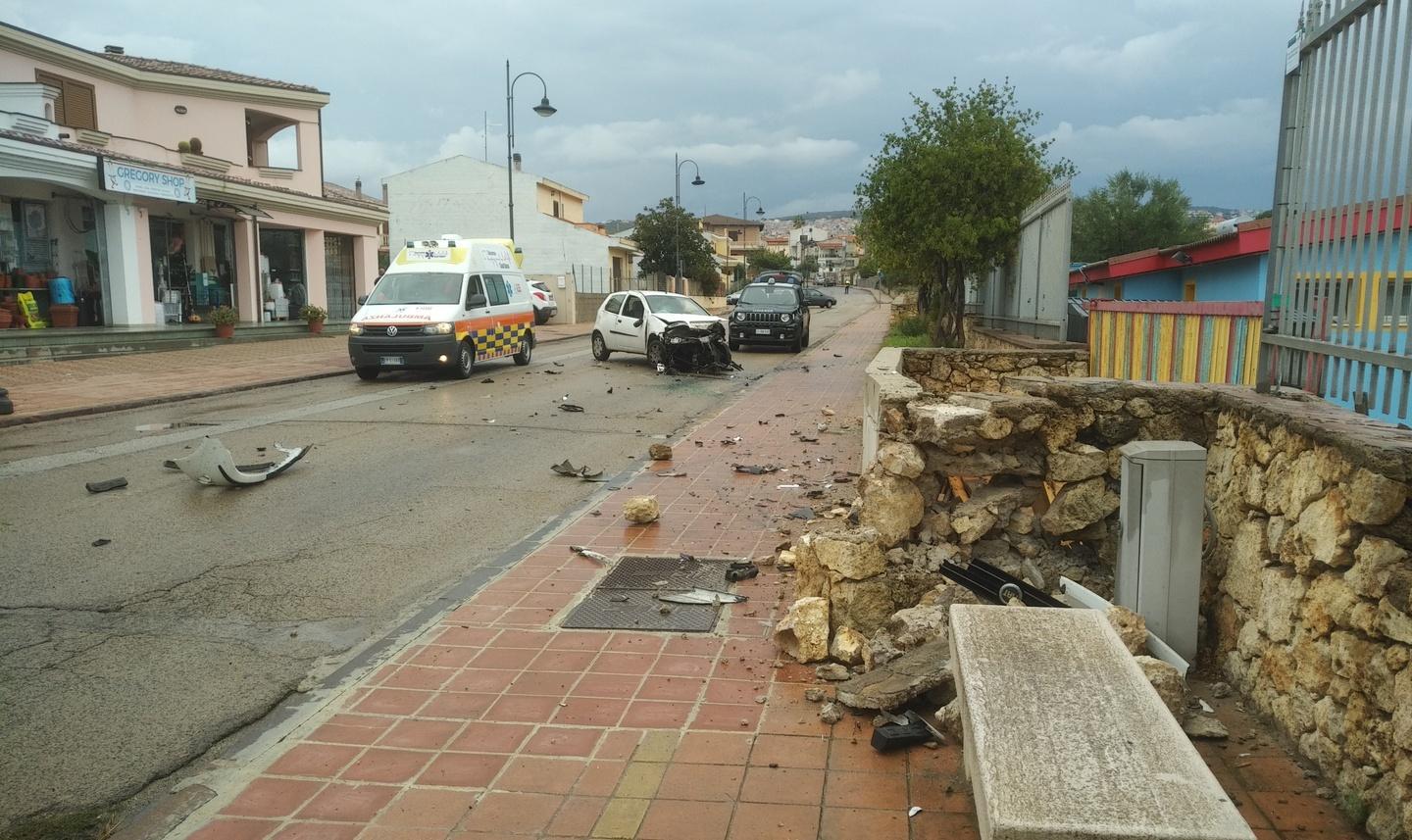 Ubriaco al volante finisce contro un muro 