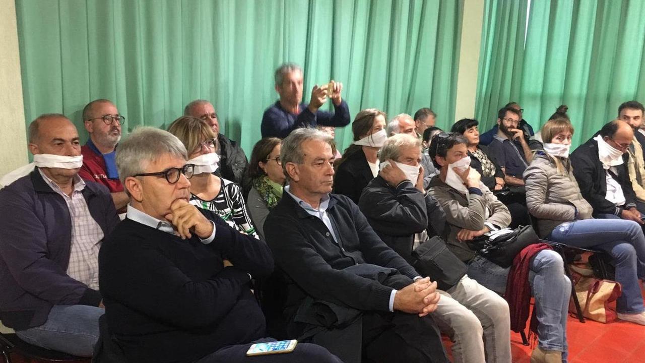 Consiglio sull’ambiente i comitati si imbavagliano