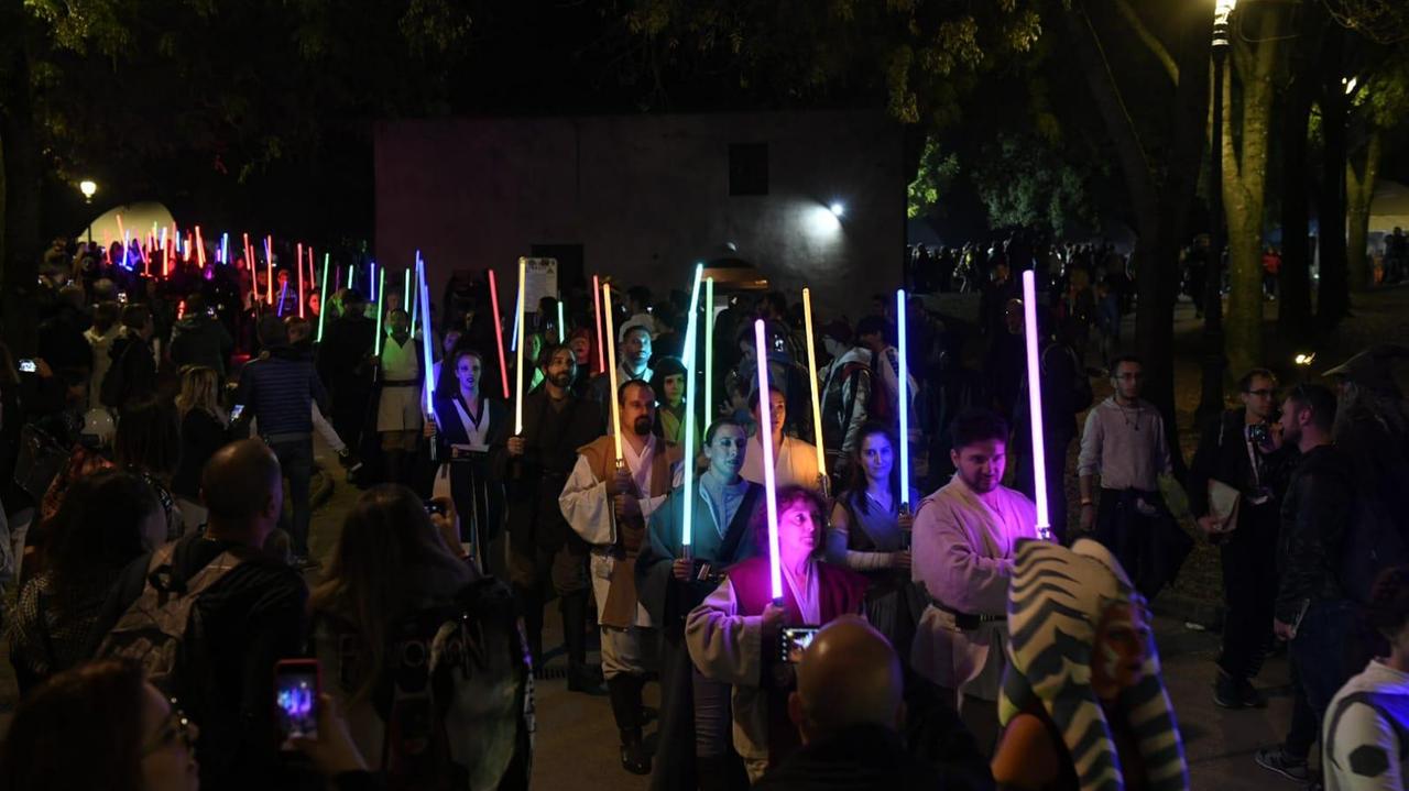 La parata delle spade laser di Star Wars (Foto Fiorenzo Sernacchioli)