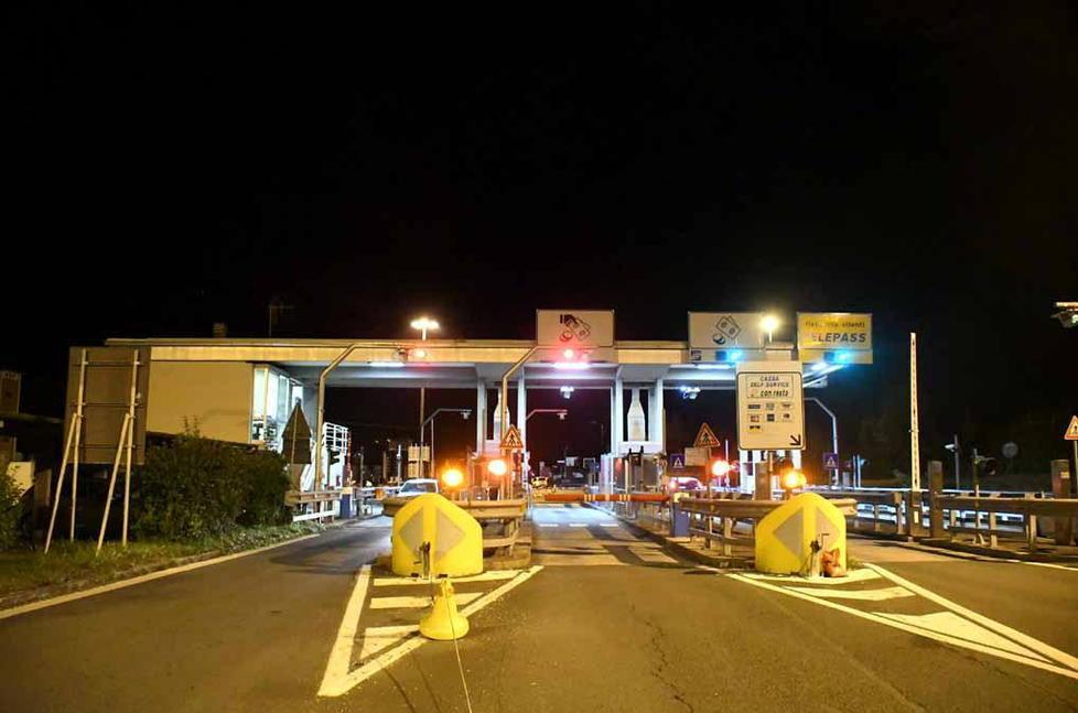 Con la maschera di “Scream” sul volto sparò al casellante, a dicembre il processo 