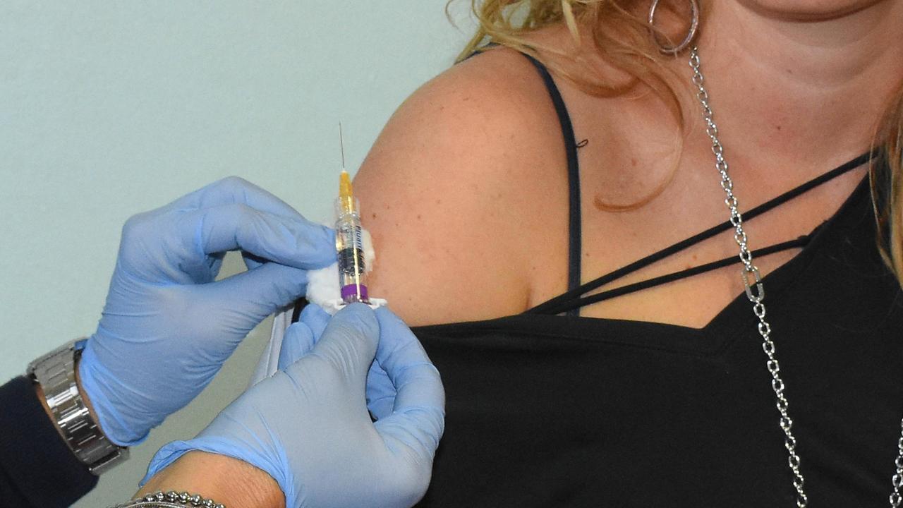 Torna l’influenza, vaccinazioni al via da medici di base, pediatri e distretti: ecco la guida