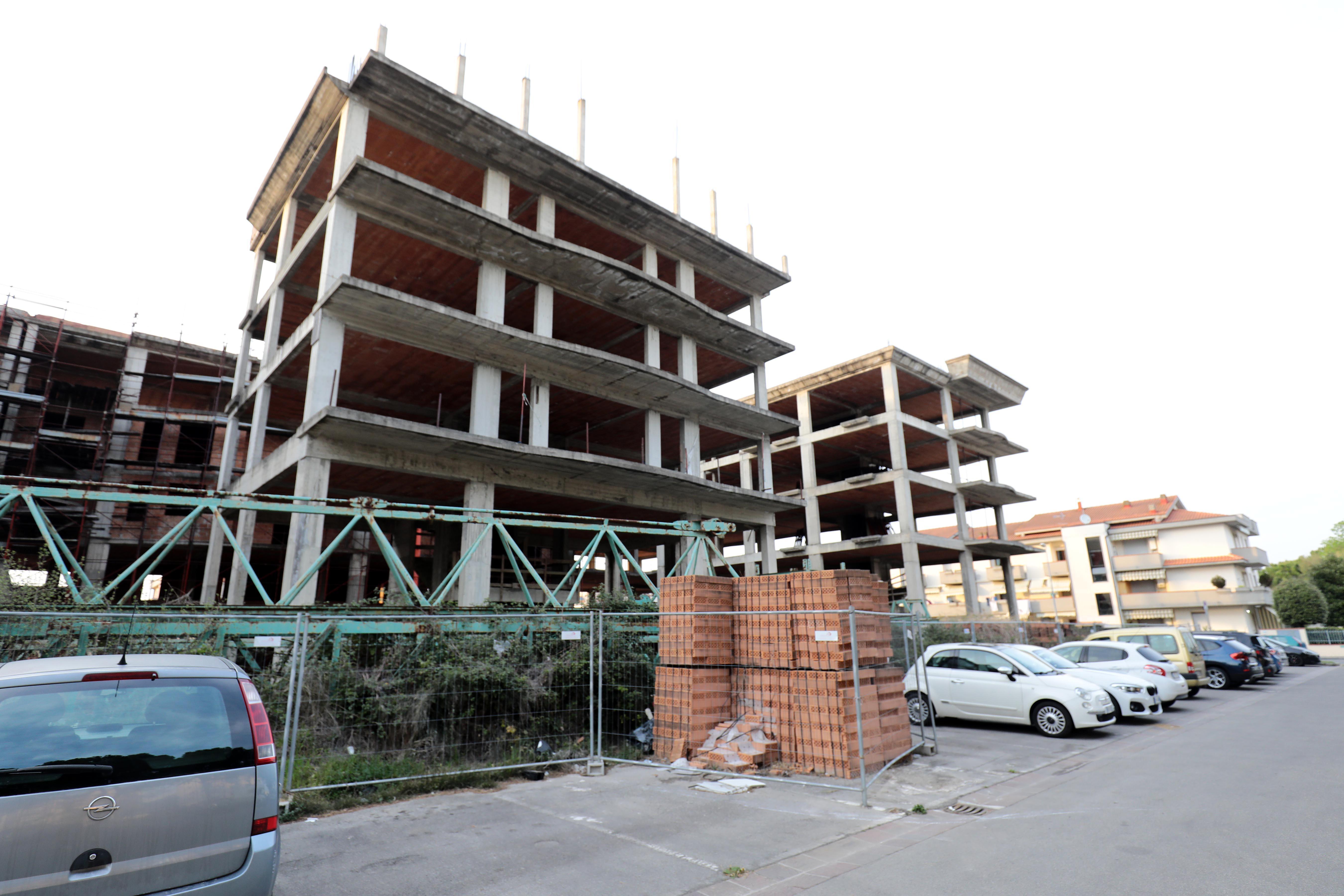 L'"Ecomostro" di Ponte a Elsa (foto Sestini)