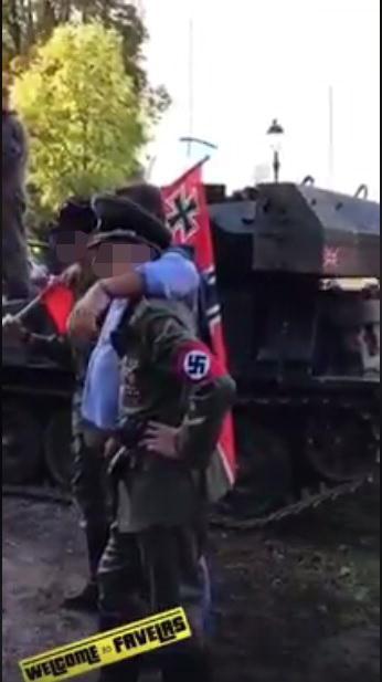 Vestiti da nazisti a Lucca Comics. Comune e organizzatori: «Sono stati allontanati» 