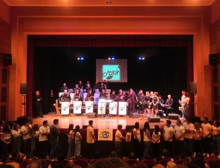 La Merulo Big Band riempie il Bismantova per ricordare Erni