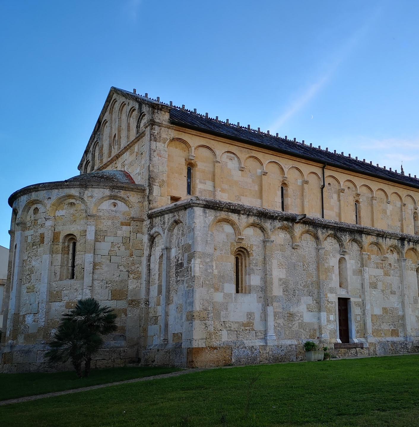 La Basilica di San Gavino erosa dalle infiltrazioni