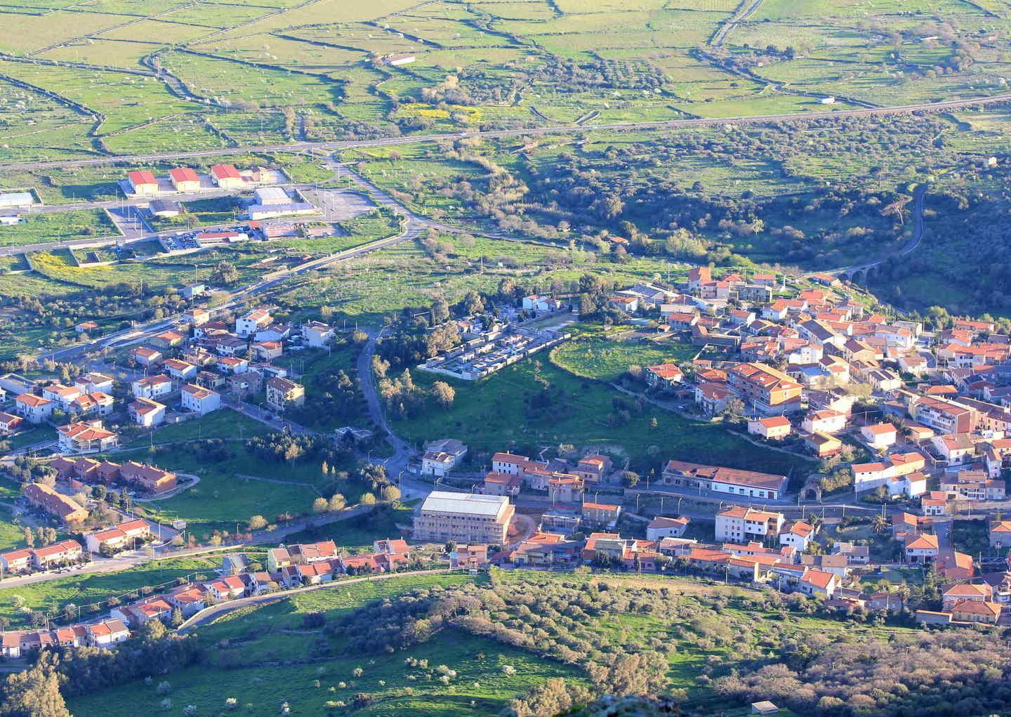 L’appello del sindaco: basta discariche 