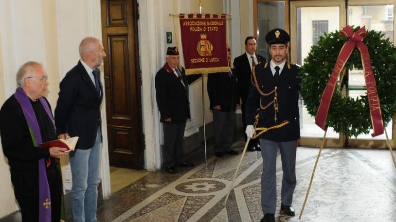 Celebrati i caduti della polizia