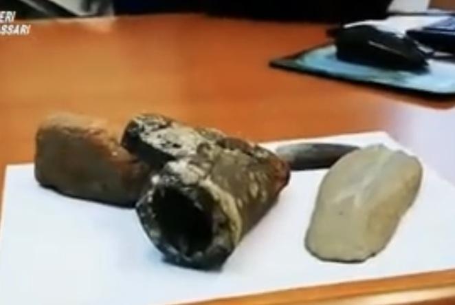 In casa armi e reperti archeologici: arrestato 