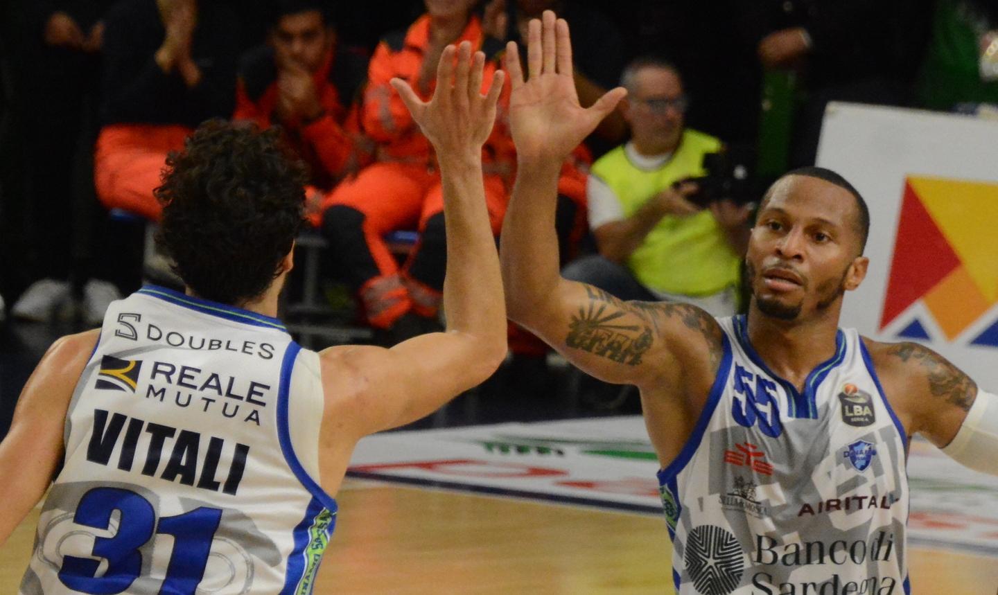 Una Dinamo schiacciasassi rade al suolo la Virtus Roma 