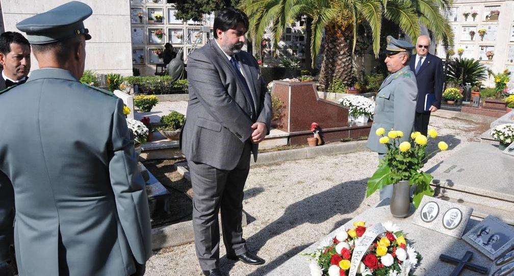 Solinas sceglie Nuoro fiori sulla tomba di Melis 