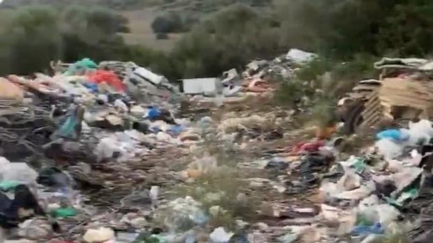 Olbia, oltre il campo rom maxi discarica fino al Padrongianus