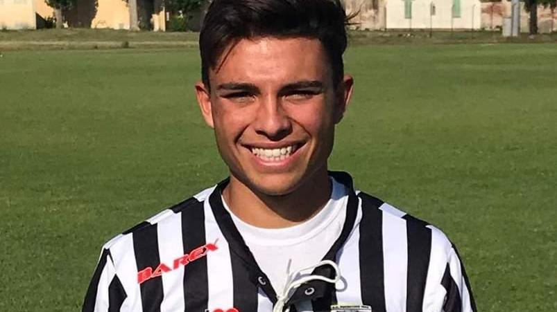 Matteo, il debutto da sogno gli costa i pasticcini per tutta la squadra