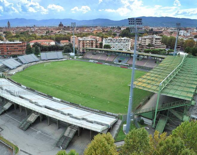 Lo stadio da rifare frena la Pistoiese 