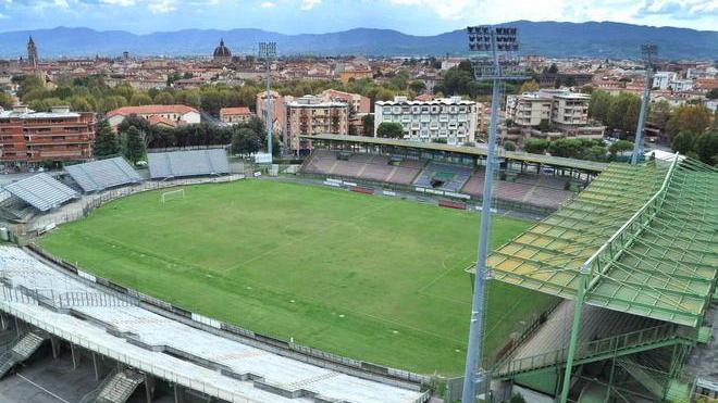 Lo stadio da rifare frena la Pistoiese