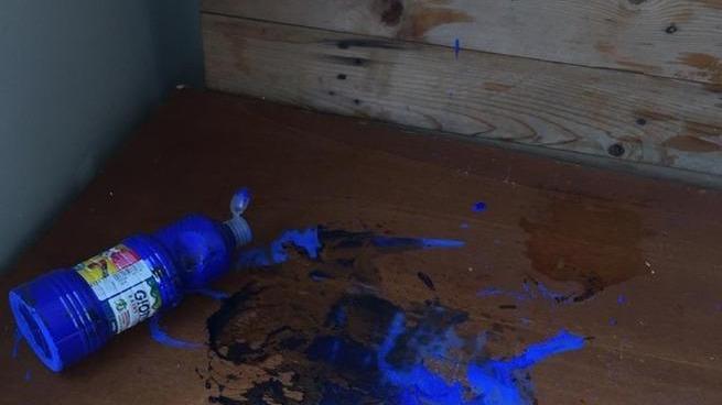 Raid vandalico nella parrocchia
