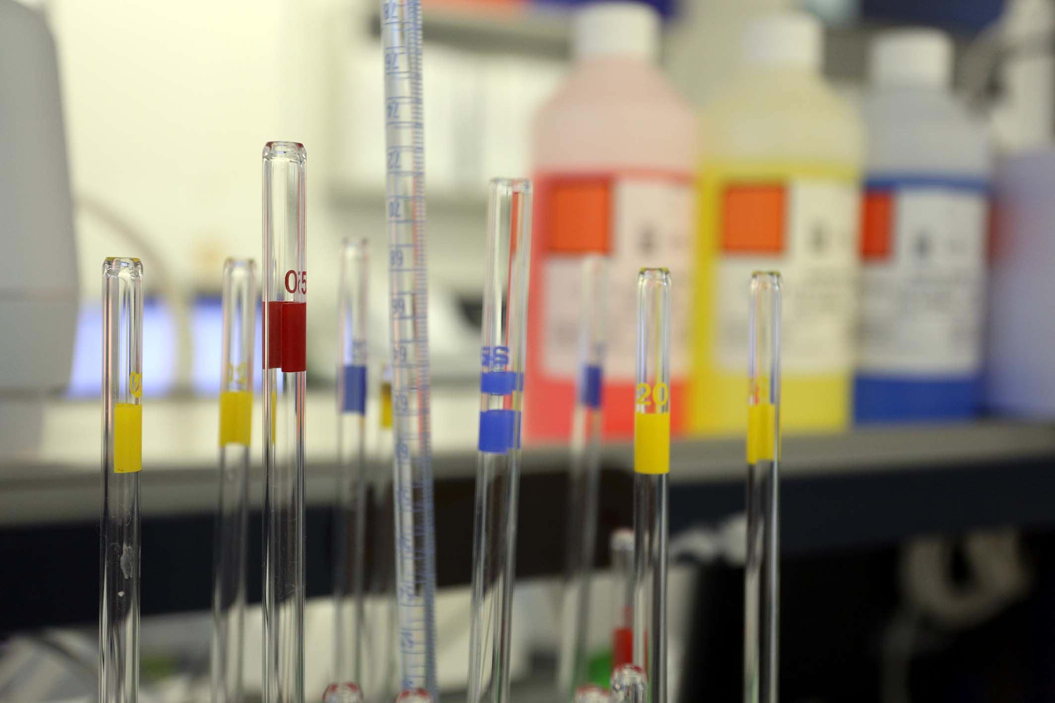 Azienda cosmetica cerca 3 periti chimici