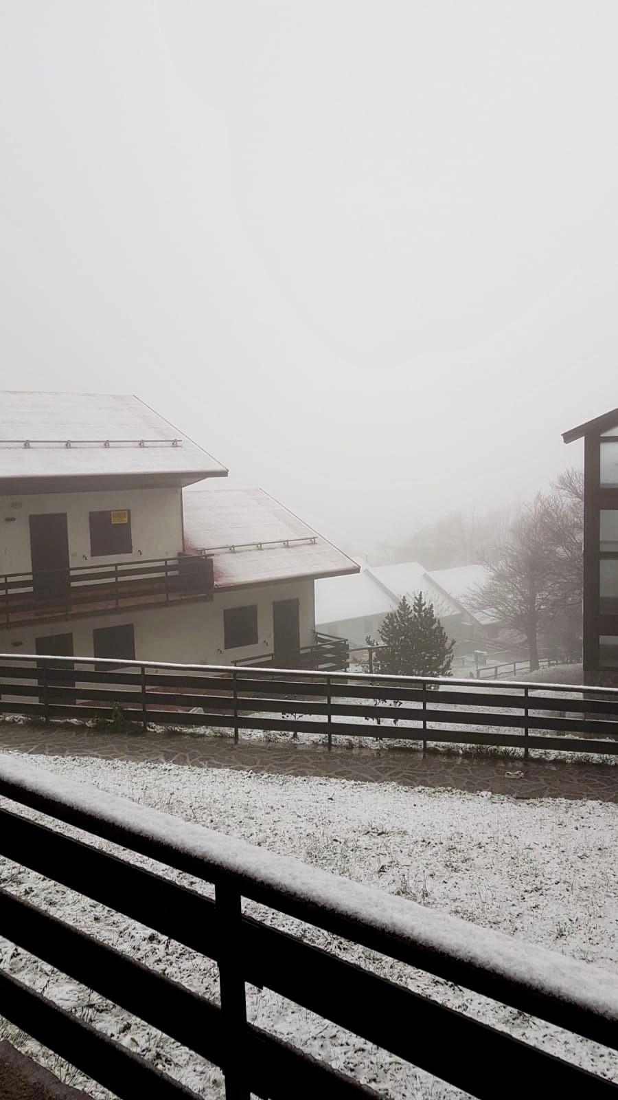 Alla Doganaccia i primi fiocchi di neve della stagione