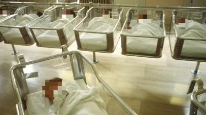 Neonati in culla all'ospedale